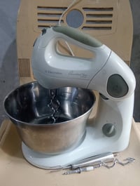 غراض للبيع أي ضرر مابيهن نبيع لغرض التحويل المكان بغداد الجديده 077060...