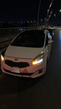 كيا كارينز 2014 للبيع او مراوس خليجي محرك 2000 دوش  مكفولة من الضربة ع...