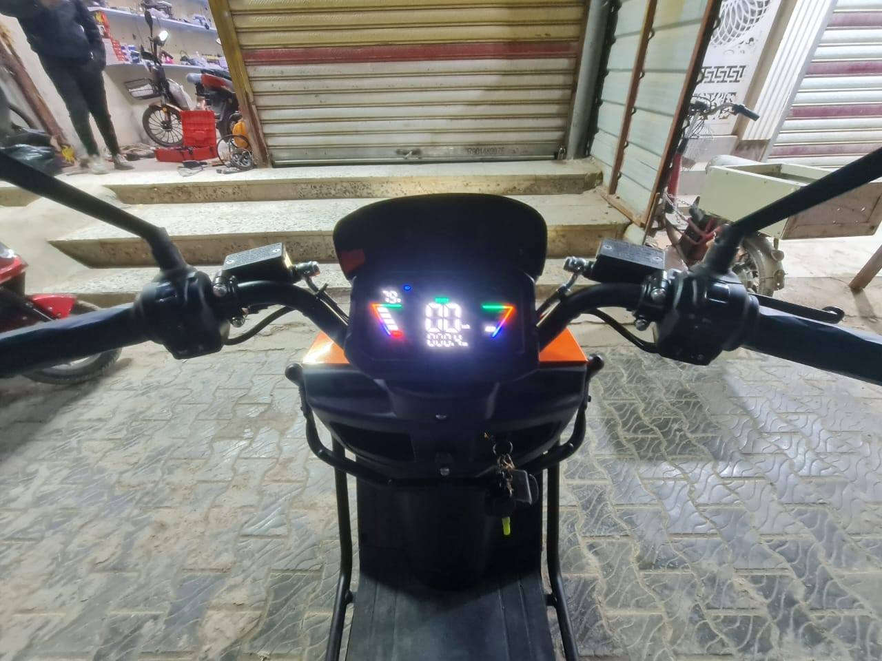 سلام عليكم دراجه سكنس موديل 2026 .
استعمال فقط 5 ايام .اخت الجديده شخط ما بيها .
6 بطاريات كبار .
نظام 4 نمر .
تشغل بصمة عدد2 +كرت ...
سرعه 125.
نظام رجوع لخلف R.
السعر 850.
***********
*********** متوفر واتساب أو خاص .
مكاني ابو غريب مجاور مجمع بدور بغداد السكني .
