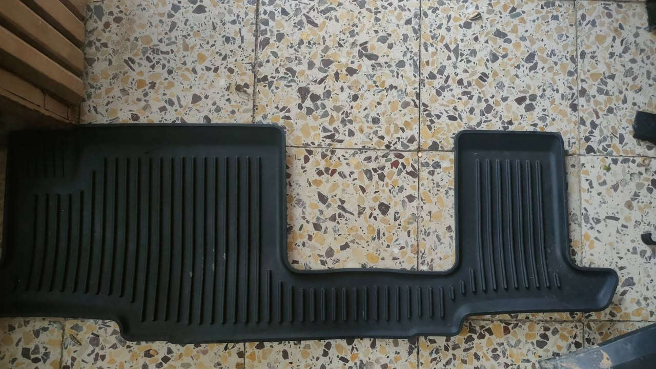 سلام عليكم اخوان موجود ارضيات بلادي نيسان باثفندر السعر ٢٠٠,الف مع التوصيل الي يحب  يتواصل ***********يوجد وايت ساب وشكرا
