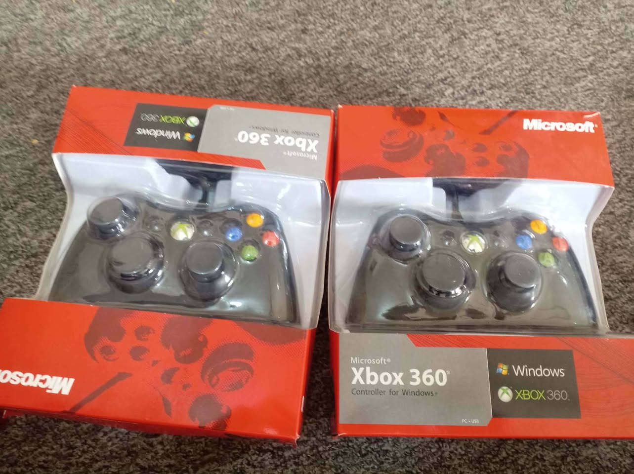 السلام عليكم بلي اكس بوكس 360 جهاز باله ما مفتوح لك ستيكر بي 145لعبا كامل ملحقات جوستكات 2 محوله اصليه واير اجدي1 مكاني نجف حي ميسان السعر 135وبي مجال الطيبين رقمي***********
