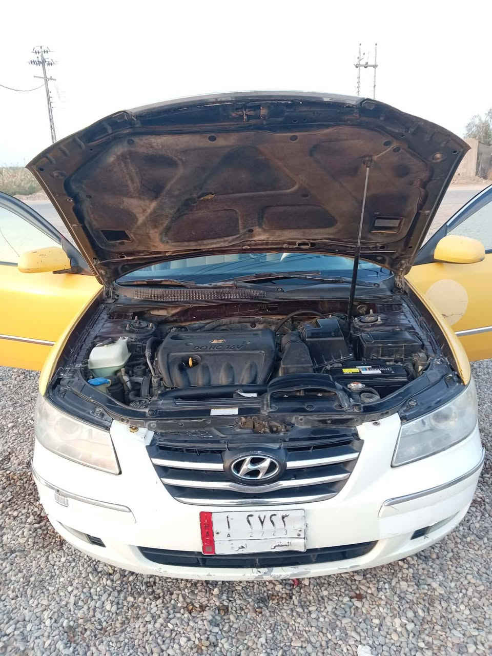 السلام عليكم 
هونداي سوناتا موديل 2008
سنويه ل28
مكينه وكير شرط الفين دوش 
حداديه جاهزه وتبريد وتدفئه 
مكفوله من العيب الشرعي  
بيه 3 قطع
مكاني ذي قار الغراف 
السعر 83 رقم موبايل ***********

