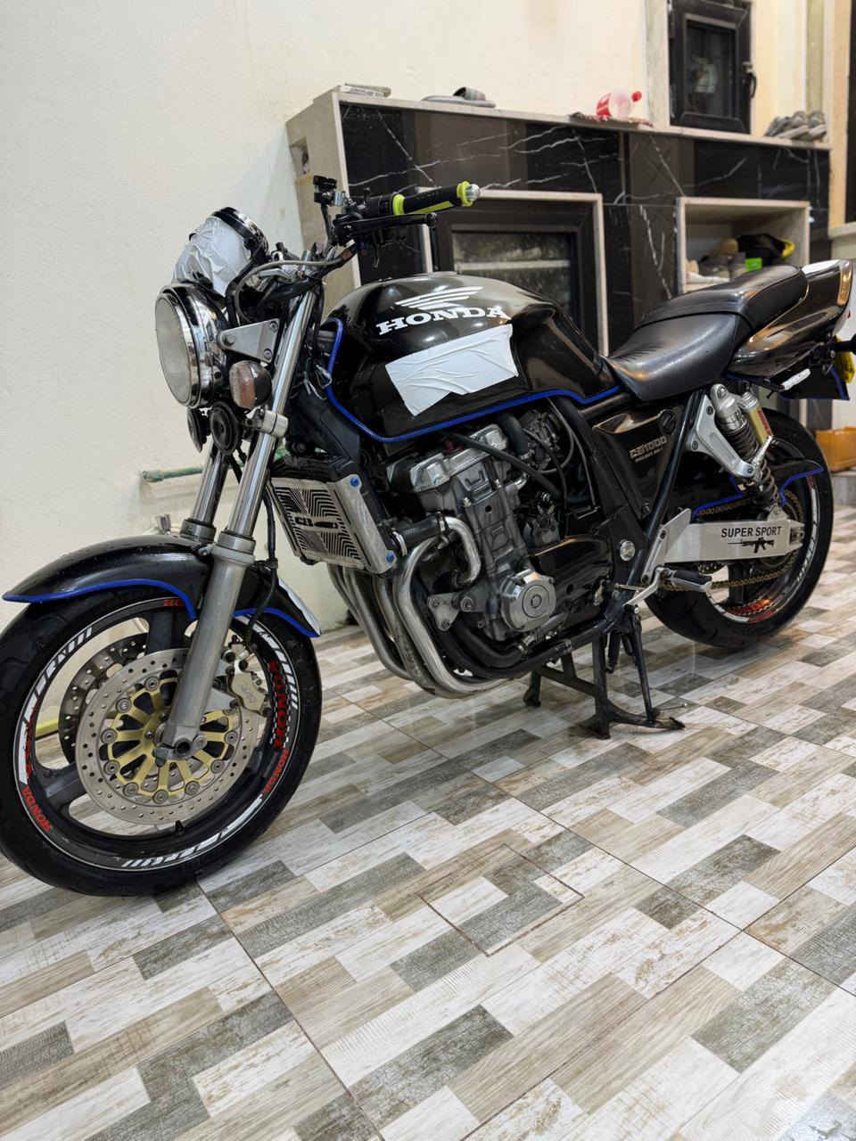 للبيع سبي فور محرك 1000 شرط ما مفتوح ولا بي شي  سعره 10 ورقه رقم وتساب ***********
