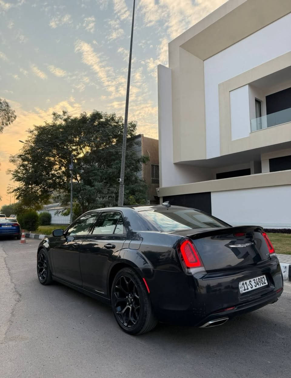 السلام عليكم
للبيع فقط 
كرايسلر (اوباما ) s300 
2019 
رقم بغداد بأسمي تحويل ثاني يوم 
رقم وهزه وسنويه كلشي جديد ✅
فول عده البانوراما 
السياره نظيفه جداً وعليها ادامه كامله من كل النواحي وجاهزه لآخر حبة 
صبغ جاملغين وبنيد علماً الحادث فقط بنيد وربع الجاملغ لكن الثاني توحيد لون 
مكانها بغداد حي القادسيه او السيديه 
السعر ١٩٧  وبي مجال بسيط 
***********
