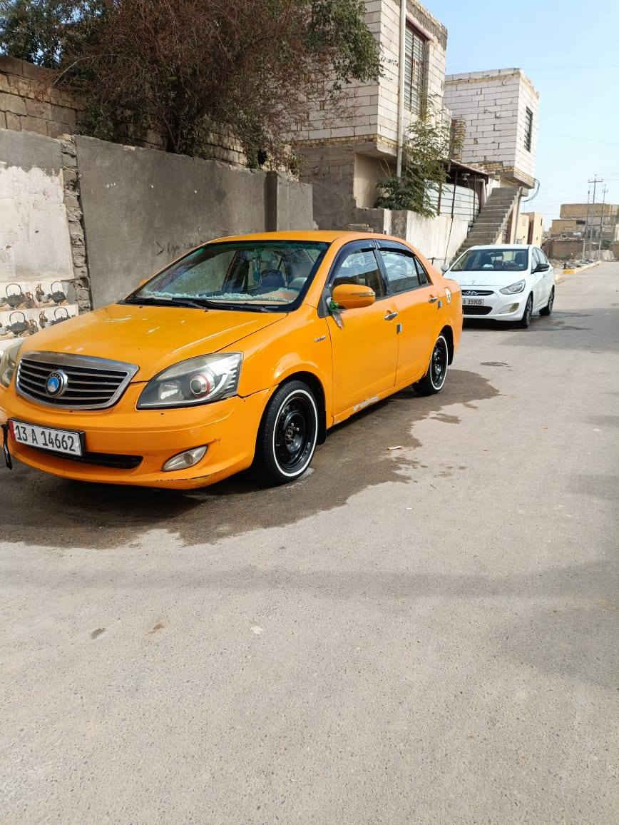 سلام عليكم جلي موبل 12 رقم ميسان مشروع وطني مداور ثاني يوم مكان ناصريه مركز سعره 45 وبيه مجال بسيط 
***********
