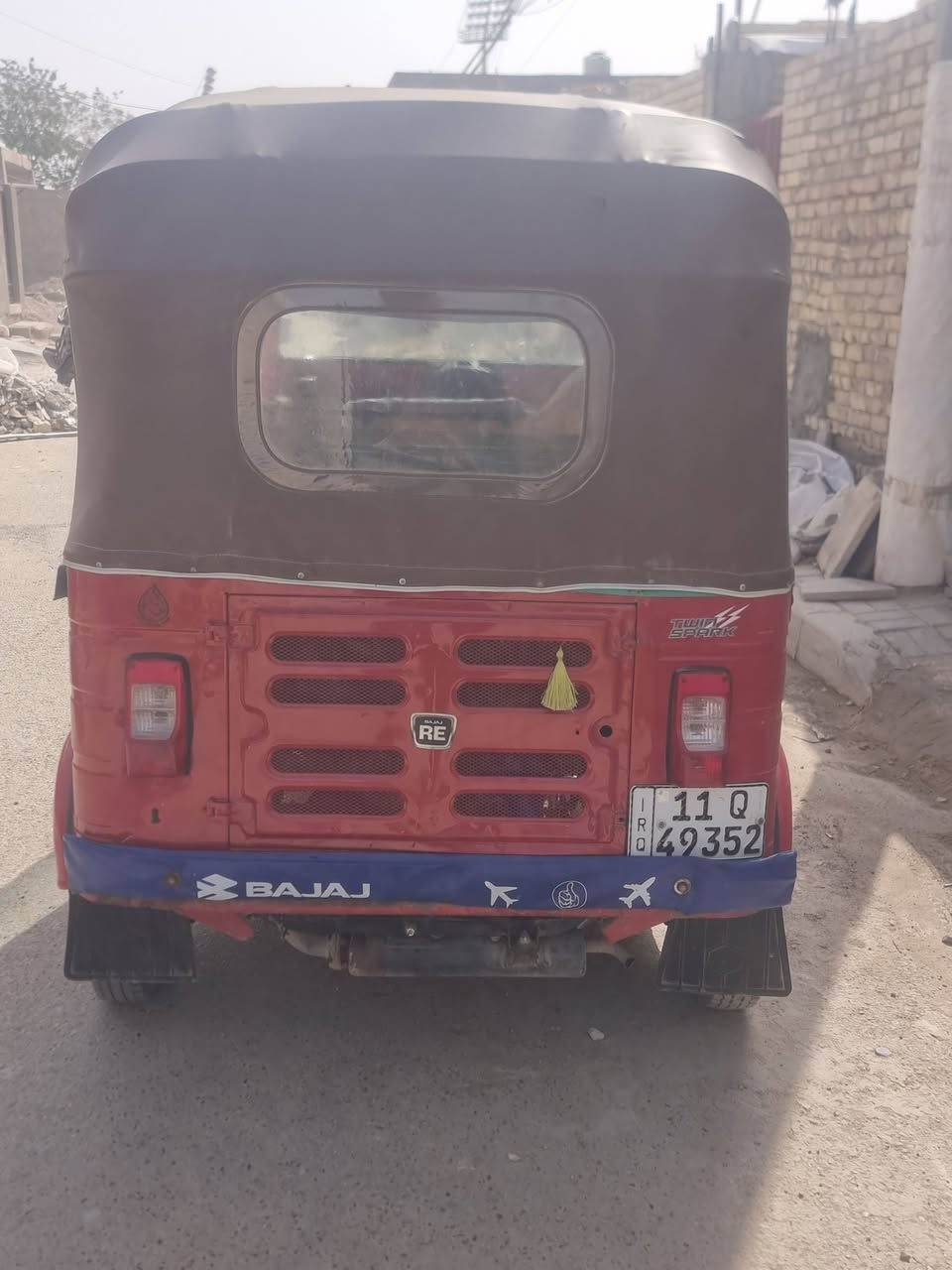 سلام عليكم تكتك البيع 19 شهر 12 رقم انكليزي تحويل ثاني يوم داخله هزه كشر كفاله ما عده لغد واحد بي صبغ مكينه اكسن لا تنقيص لا تبخير مكينه ناعمه كلش ما مشروكه تخم تاير جديد جادر جديد كهربيات كله شغاله *********** حي الكوفه تقاطع كسره وعطش
