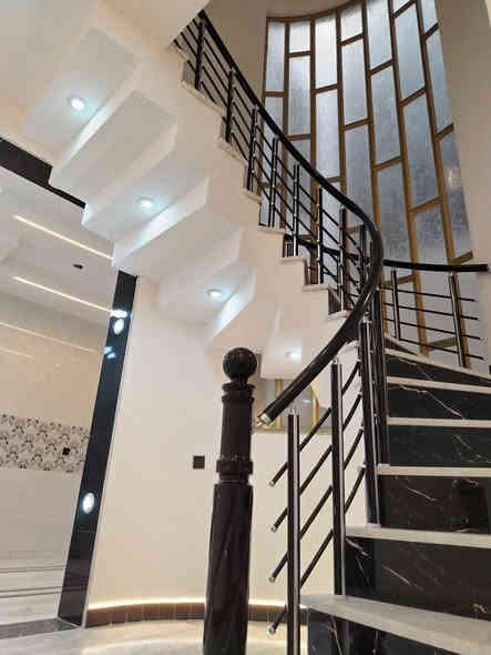 ياألله سلام عليكم 
يعلن مكتب المرتضى للعقار عن بيع مشتملات عدد 2 زيرو فووول مواصفات الواجهه 5
النزال 20 توون بناء2025
المحتويات لكل مشتمل: 
غرف نوم عدد 3
استقبال 
هول داخلي
مطبخ
صحيات كل طابق
ارضيه مرمر
جدران سيراميك
ابواب صاج عراقي 
درج حلزوني
منضومة كامرات
منضومة تبريد
خلف الشارع التجاري مباشرة
العنوان /بغداد حي الجهاد منطقة الامانه 
تحويل ثاني يوم من صاحب السند الشرعي
للأستفسار الاتصال على الارقام التالية 
***********
عنوان المكتب / بغداد حي الجهاد شارع التجاري ديوان الاصيل
شعارنا الثقه والامانه  .
