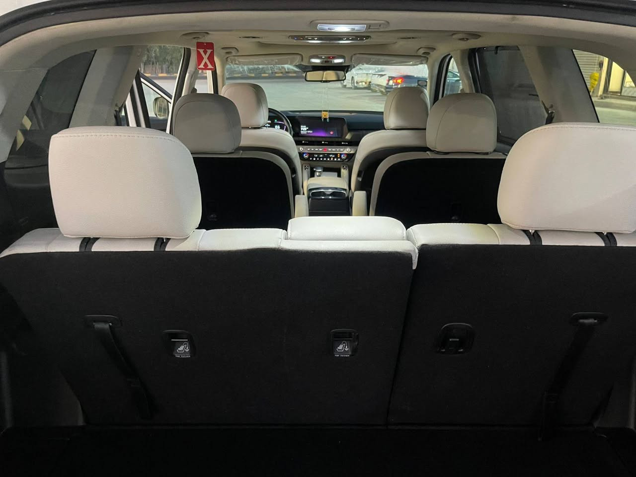 السلام عليكم
KIA TELLURIDE S 2024 
🏁🏁🏁🏁🏁🏁🏁🏁🏁
⬜️◻️▫️⬜️◻️▫️⬜️
المسافة المقطوعة : 36 الف ميل🚶
حجم المحرك: 3.8💪🏻
عدد الاسطوانات : 6 سلندر
اللون : ابيض
🚗🚗🚗🚗🚗🚗🚗
الإضافات :  
فتحة🌃
شاحن وايرلس 📱
بصمة تشغيل  👈🏻
شفتات ستيرنك 2️⃣
تحديد مسرب | : | 
اوتو هولد 🅿️
كراسي   كهرباء ⚡
تشغيل عن بعد ☝🏻
هاند بريك بصمة ​👈🏻
تدفئة تبريد  كراسي 🔥
صندوق كهرباء ⚡
نقطة عمياء 🚨
إضاءة LED💡
برادي خلفية 🥃
ويل كب 🛞
شاشة تحكم لمس📺
اندرويد اوتو🤖
ابل كار بلاي🍏
خرائط 🗺️🧭
دخول ذكي✅

للإستفسار *********** @
