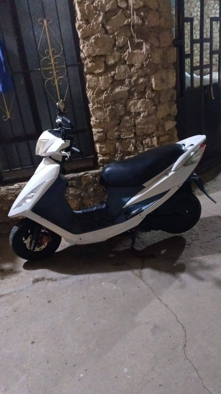 السلام عليكم ورحمه الله وبركاته
موطور سايم جيتي مكفول كفاله عامه 

محركه فول نعومه صوته ناعم

بريكات شغاله لايتات 

الموطور نوزل موو كابريتر

ملاحظة/مابي اوراااق 
السعر 650 قفل قفل 
العنوان الرمادي التأميم 
للاتصال عله رقم/***********
