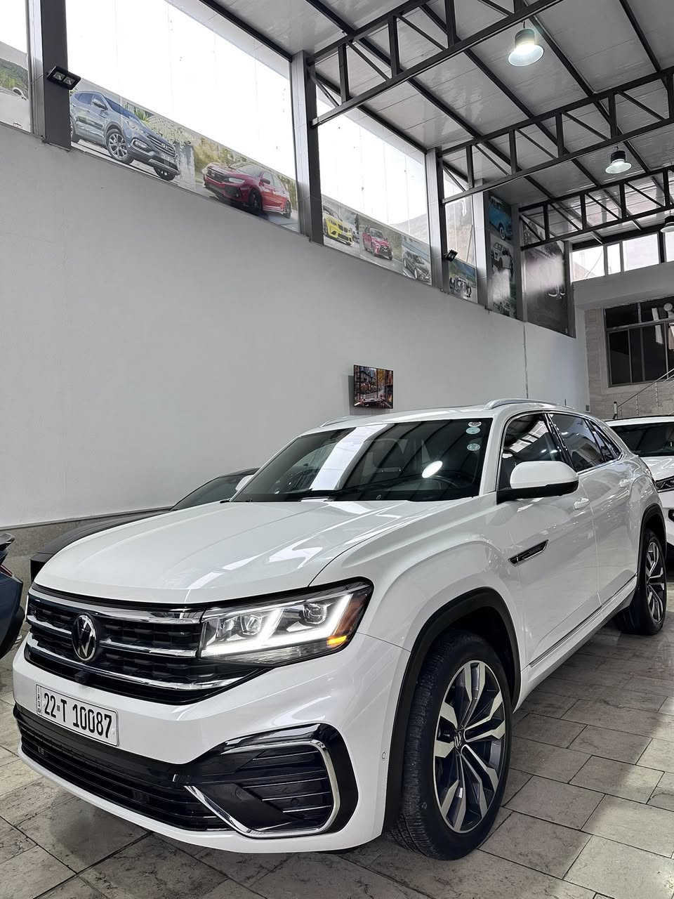 وصول الجديد فولكسفاغن اطلس SEL R_LINE PREMIUM CROS SPORT  محرك V6 تنفس طبيعي سيارة فول مواصفات واحد على واحد 

رقم السيارة : اربيل  
موقع السيارة : دهوك 
نوع السيارة : اطلس كروز سبورت ار لاين بريميوم اعلى فئة 
موديل السيارة : 2023
المسافة المقطوعة: 32.000 ميل 

مواصفات: 1/1 

بصمة تشغيل 
بصمة ابواب 
تشغيل عن البعد 
كراسي جلد كهربائي وخزن 
كراسي تدفئة وتبريد 
كراسي خلفية تدفئة 
اوتو بارك 
شاحن وايرلاس للجوال 
مداخل USB وتايبسي 
بانوراما 
صندوك كهربائي 
حساسات امامية خلفية 
كاميرات فتل 360 درجة 
سستم سماعات Fender Premium
لايت زينون LED مع عدسة متحركة ترحيب 
ستيرن تدفئة 
نظام اوتو ستوب 
رادارت فتل 
رادار مانع تصادم انامي 
رادار خلفي 
رادار خروح عن المسار 
رادار نقطة عمياء جانبي مري 
كيجات الكترونية مع حزمة اشكال 
صندوك كهربائي 
الابواب اضاءة ترحيب علامة فولكسفاغن 
مودات القيادة ثلج + ايكو + نورمال + كوستوم 
مرايات قابلة للطوي كهربائي 
ستاير خلفية بردات 
هوك خلفي 
دفع رباعي فورمتيك 
الويل 21 اينج 

سيارة بيها بعد مواصفات عديدة 

ملاحظات: بدون صبغ كفالة عامة كلين تايتل سيارة جديدة 
للأستفسار :

السعر 36.000$ 

***********
***********
