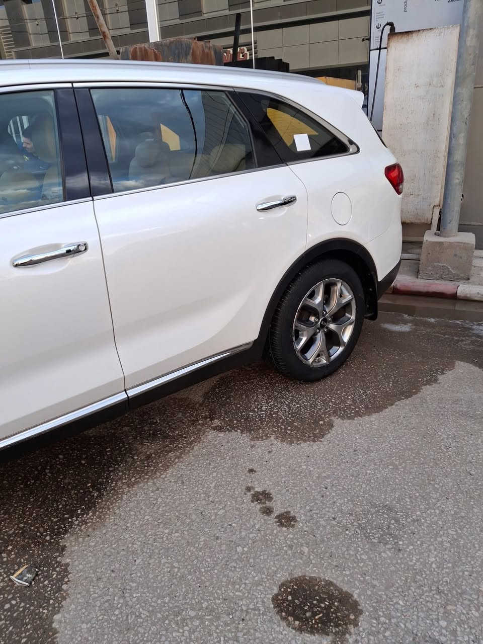 سورنتو للبيع 2017 خليجي  بغداد رقم نكليزي 
كير مكينه كله شغال وخير من لله مكاني بابل السيارة جاهزه من كلشي وموصفات السورنتو معروف سعر 223 وبيهة مجال للشراي 
للاستفسار ***********
