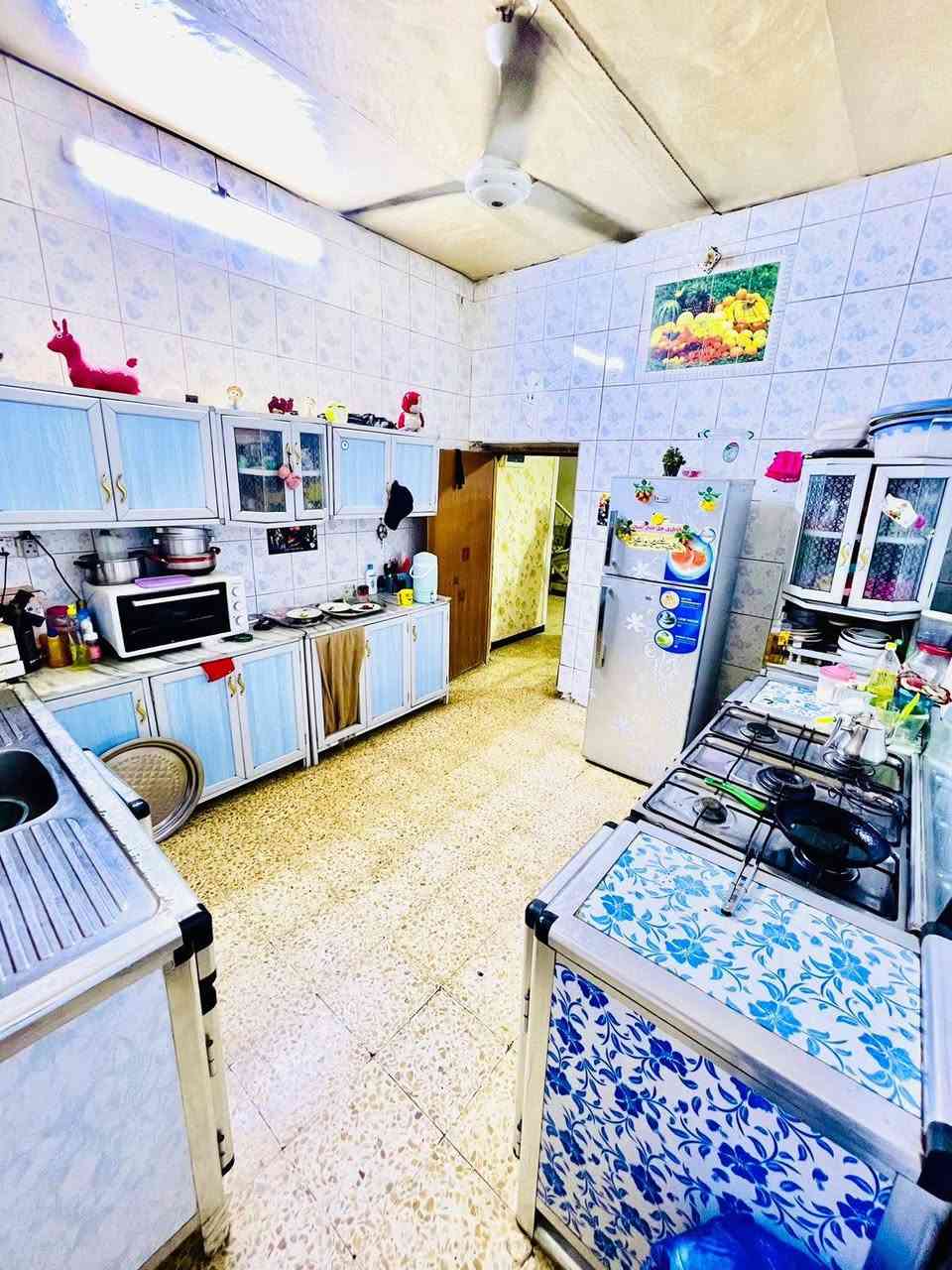 المساحة: 150 م² طابو صرف
🏠 مكون من طابقين

الطابق الأول:

* غرفة
* صالة
* استقبال
* مطبخ
* حمام

الطابق الثاني:

* غرفتان
* صالة

البيت نظيف وجاهز للسكن، وهذه بعض الصور للاطلاع التواصل على الرقم ***********
