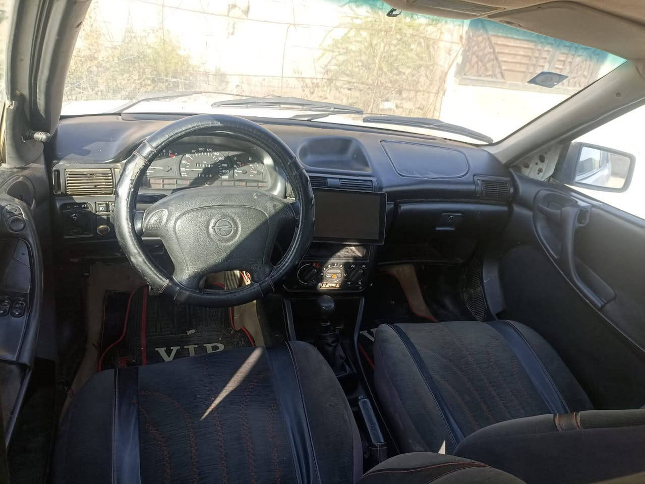 اوبل استرا للبيع موديل 94
حجم 20 محور 18 
كابون بيها ماستر
بسمي شرط الوكاله والتحويل
كير شرط محرك شرط 
مكان السياره موصل ايسر
سعر 37 بيها مجل
Abu Heba 
***********
***********
