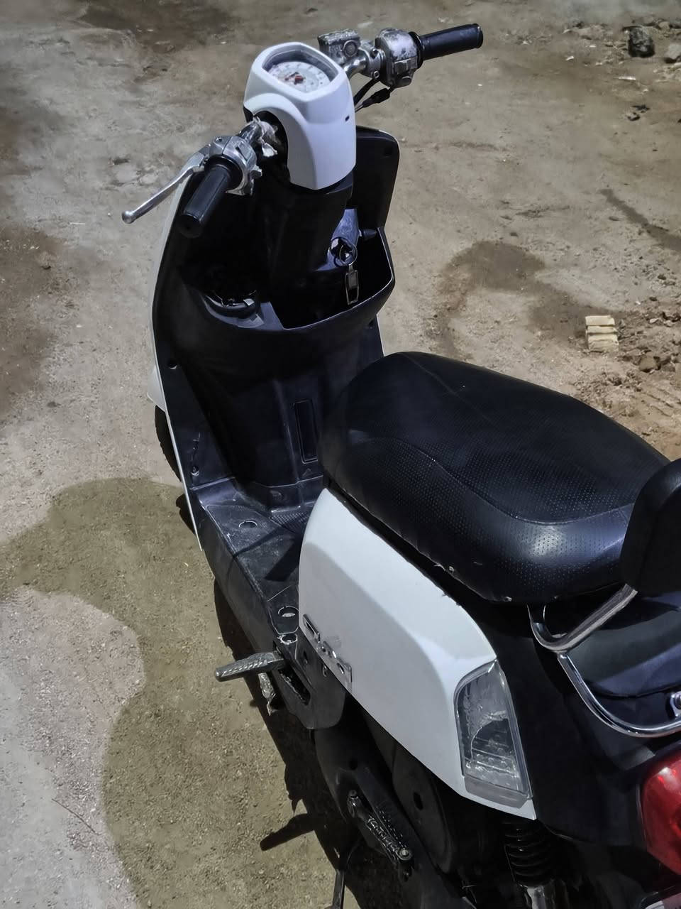 سلام عليكم دراجه بوليس موديل 2009 نضيفه وحلوه وما مفتوحة ولدراجه شوفت عينك كلشي شغال بيها سلف هندر كهربائيات السعر 800 وبيها مجال مكاني كربلاء الفريحه رقمي ***********
