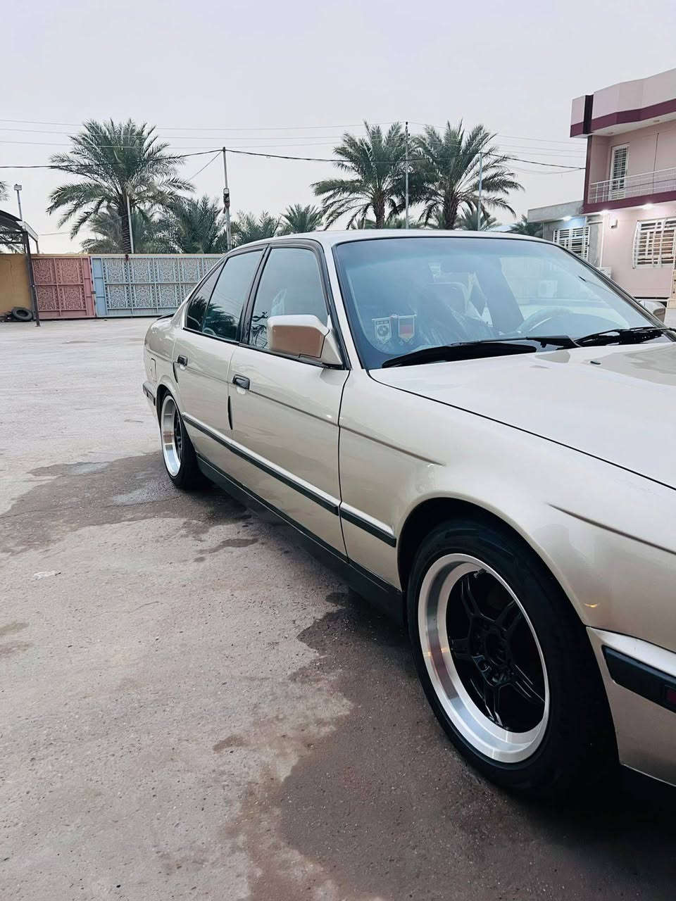 سلام عليكم من رخيصة الادمن  BMW موديل 90 اربيل  دولي  جاهزه من كلشي صدر جديد تخم تاير وكاله مضمونه تريد تحويل مكفوله من ضربه سياره حلوه احلى من الصور مكان السيارة بابل السعر( 67) ***********/ ***********
