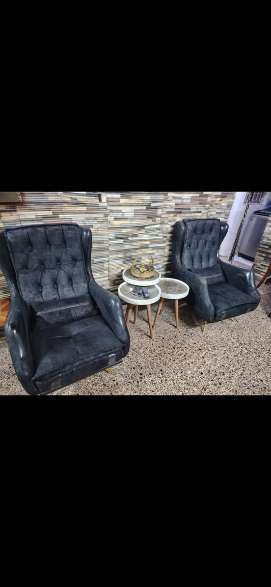 تخم للبيع يحتوي على 10 مقاعد لون أسود مع الكوشات
بسعر 450 ألف العنون حي الجهاد


**إذا كنت صاحب هذا الإعلان وتريد حذفه لأي سبب، رجاءا أرسل رسالة إلى الدعم الفني**