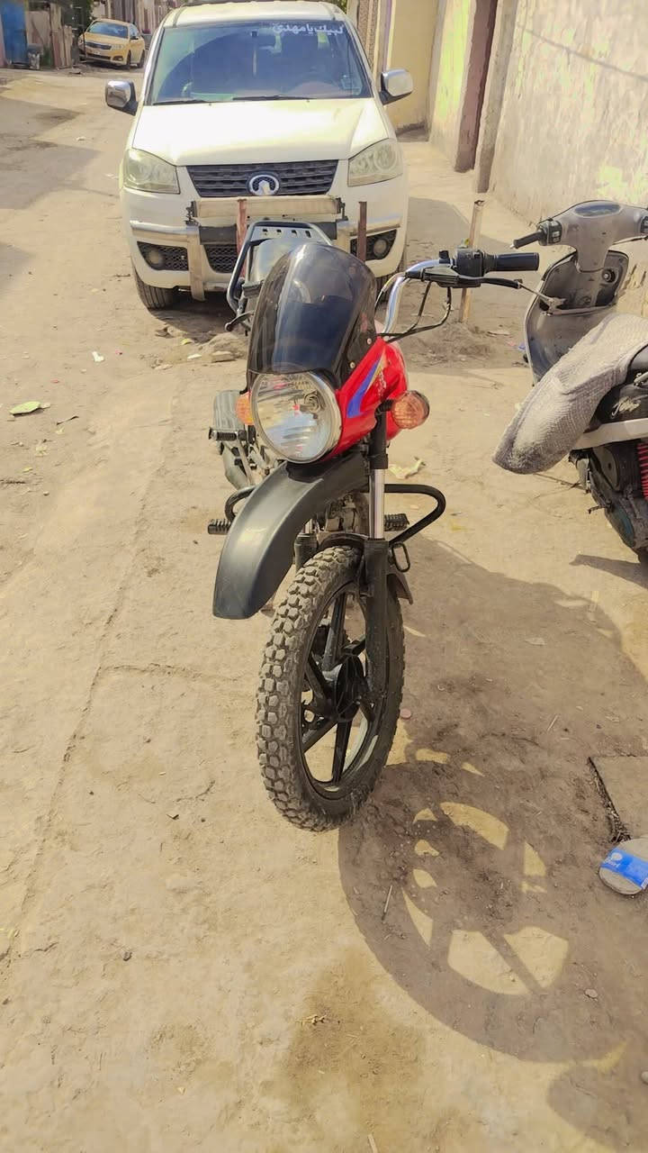 دراجه البيع موديل 21 سنويه لوحات الرقام بعدهن ماطالعات بس تستلمهن السعر1500 رقم الاتصال *********** العنوان الديوانيه حي الوحده
