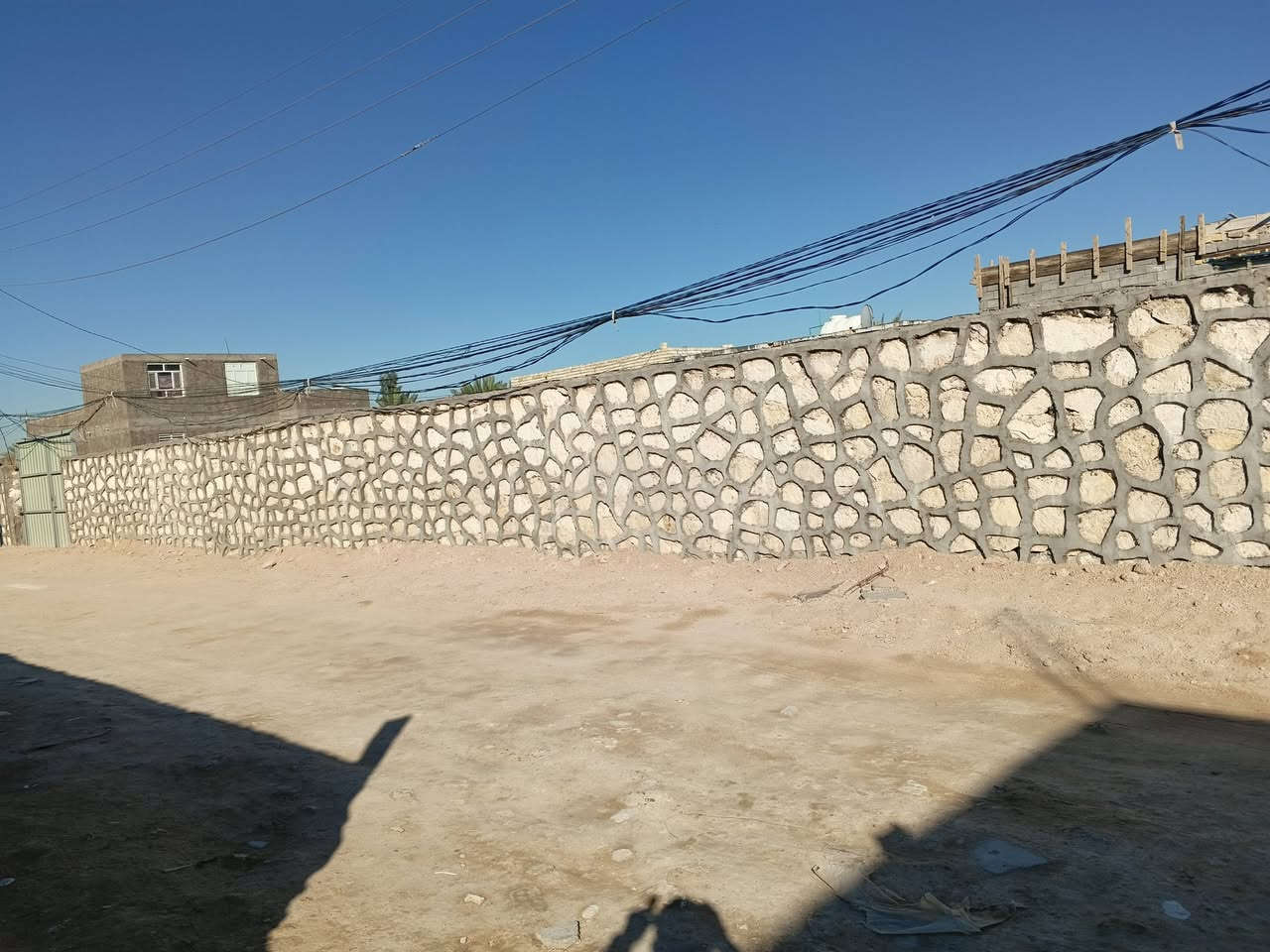 عرصه 400متر للبيع
وجه 29متر ونزال 14متر 

وبيها ماء وكهرباء 

طابو زراعي سند 25 

انذار محكمه بسمي 

الكوفه علوة الفحل 

للاستفسار ***********
