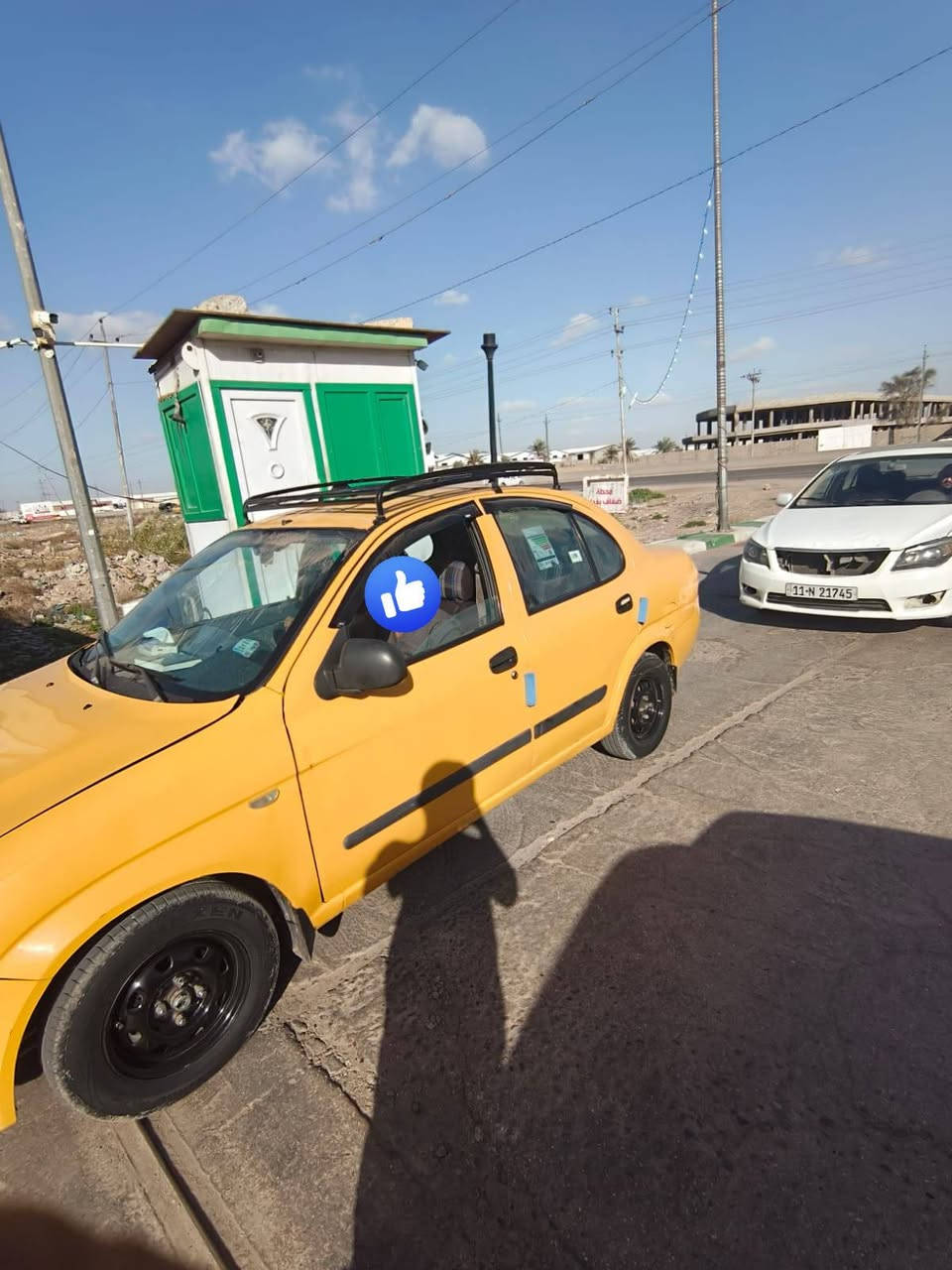 السلام عليكم
طيبة للبيع موديل 2015 سيارة خير من الله كير ومكينة خير من الله معمرة خياسات وكهربائيات كاملة تخم تاير جديد داخلهة  نضيف والسيارة كاملة 
السعر 38 وبيها مجال 
مكانهة جسر ديالى القديم فلكت المدائن 
***********
