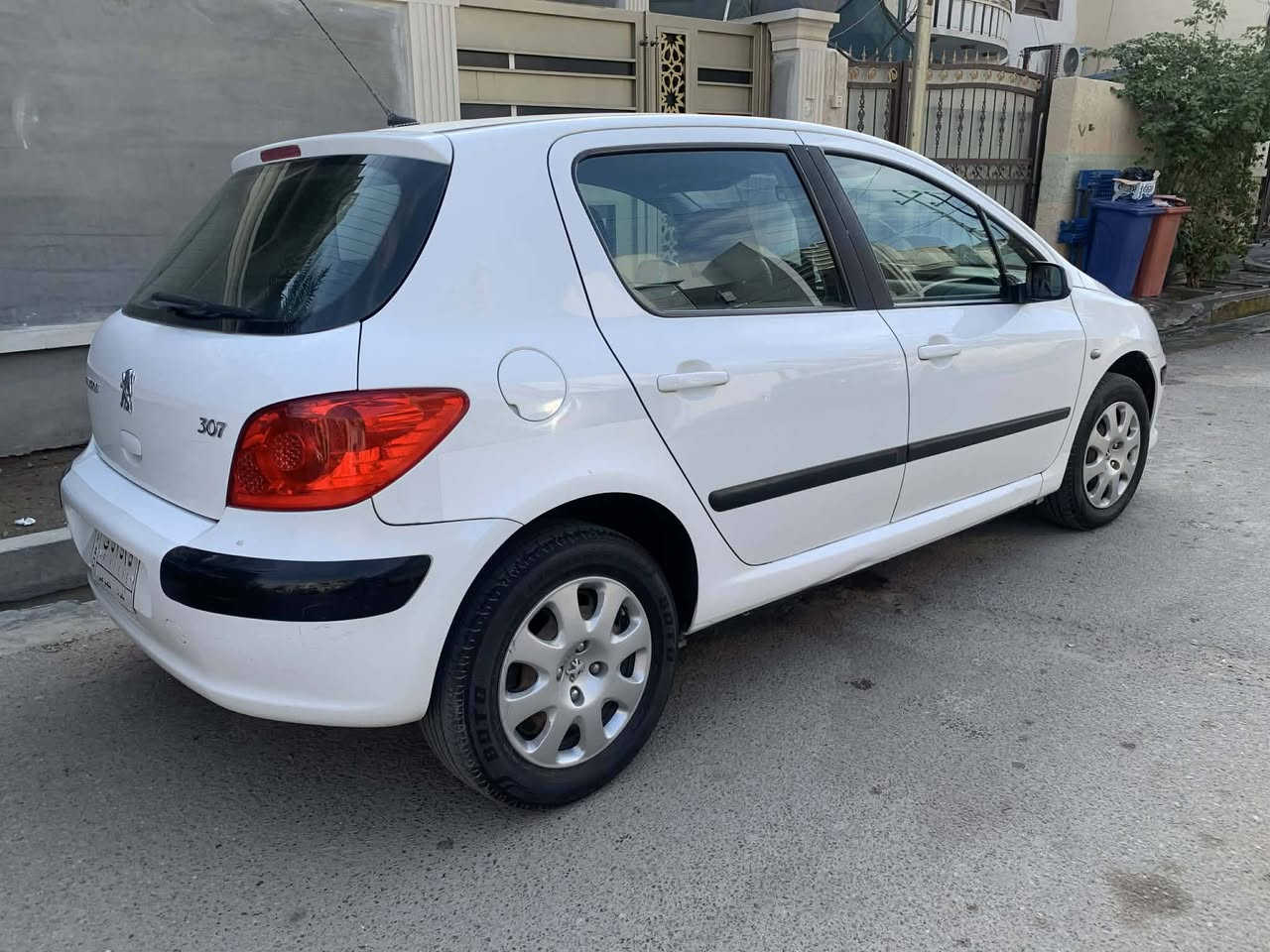 السلام عليكم ٠٠ بيجو 2006 نضيفة كلش مكفولة من كلشي ٠٠ تبريد ثلج ٠ السعر 53 ٠ مكان السيارة حي العامل ٠ رقم صاحب السيارة *********** ٠٠ اخوان ماارد على التعليق اتصل بصاحب السيارة وتدللون
