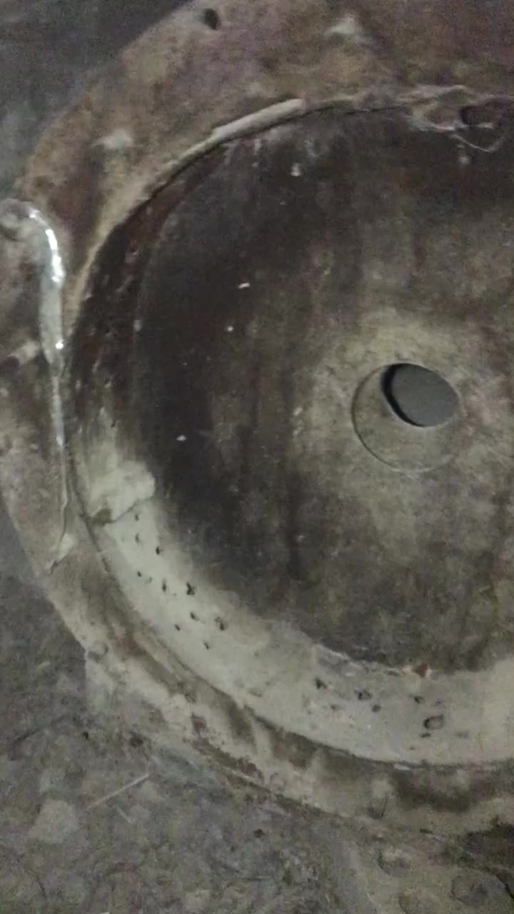 البيع جاروشة حجم 24نقصهة بس ما طور  كاملة سعر 350العنوان واسط كوت رقم الهاتف ***********
