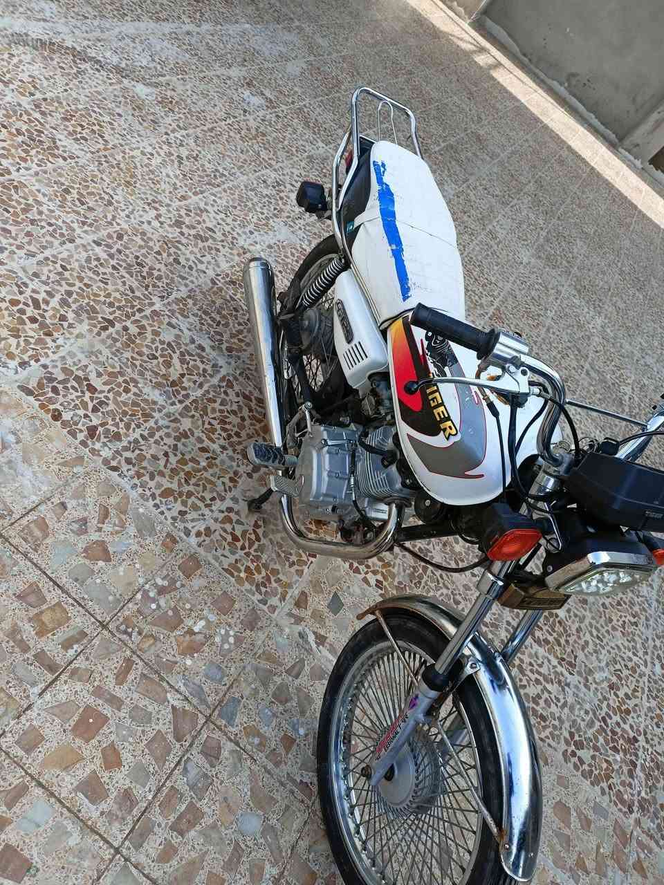 تيكر 2020شرط ما مفتوح منفيس موجود ويرمنيه كله شغاله  شرط شلعه ومعدل مطور كدام العين السعر 490بي مجال لطيبين ***********
