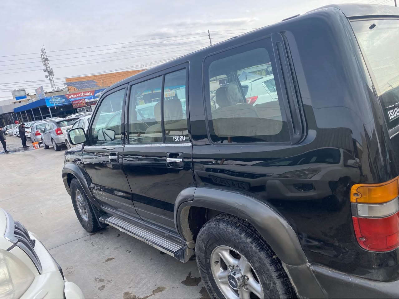 ئەسۆزۆ 2000ئۆتۆماتیک تەحویل ئەسلی ناوزەرد دەبل ئێرباگ دژە خلیسک تراکشن تەبرید ساردو گەرم 
تەحدی سورعە مەکینە3.5لیتر بلاجکتۆر استراد خاص ویل کەپ زینۆن دەبڵ گێچ کارەبای مەزبوت چوار جام کارەبای ئاوێنە کارەبای بێ دەعم تەنها سەقفی گەر بوە
سەنەوی بەسەر جوە ژینگەی دراوە 
گێڕ مەکینە تەقەو رەقە تەبرید بەشەرت پێشوو دوای تازە داگیراوە لۆک لۆکە ٢٨٠هەزاری حەقیقی رۆشتوە فول مواسەفاتە 
سعری 60$گەڵاو مەعامەلە شوێن سلێمانی
*********** السليمانية, العراق
