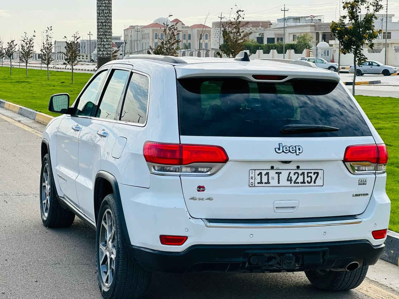 ا
السلام عليكم.  للبيع جيب 2016.      بغداد دولي 
تحويل مباشر.    أمريكي.    ماشي98,506km
فول عدا.  البانوراما.       بصمه.  كشنات كهرباء 
فول سبورت.    كير.   محرك.6على وضع الشركه 

السياره مبدل.   قبق صندوق.   فقط.   
مكفوله من اي دواخل.   والباقي.  كفاله عامه
شرط الفحص.   

مكاني.  الفلوجه.   الكرمه.  
السعر.    195 ,$.   وبي مجال 
رقم هاتف.    ***********
