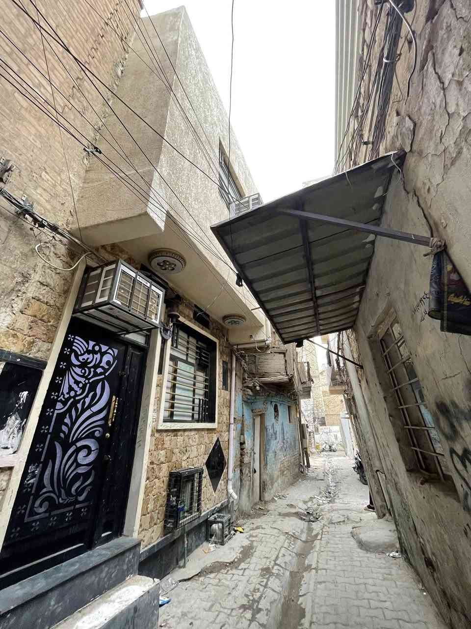 دار للبيع طابقين بناء حديث غرفتين صاله مطبخ خدمات
كامله اي نقص مابيه الدواخل وتفاصيله كلش حلوه💢  

سنة البناء ٢٠٢٤ 

مساحة العقار ٤٠ مكانه المهديه القسم قرب كرم الوكيل بتجاه الفضوه 💢

للتواصل ***********
