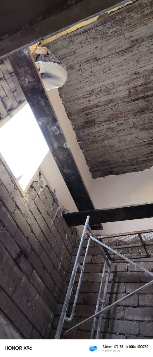 سلام عليكم  يوجد كادر لبخ جص من الموصل شقل مضبوط ونضيف على خيط ولوزان  يتكون من خمسه صطوات وخمس عمال  نبات بنفس الموقع. ومن الله توفيق أن شاء الله.  ***********وتساب   ***********  تصال
