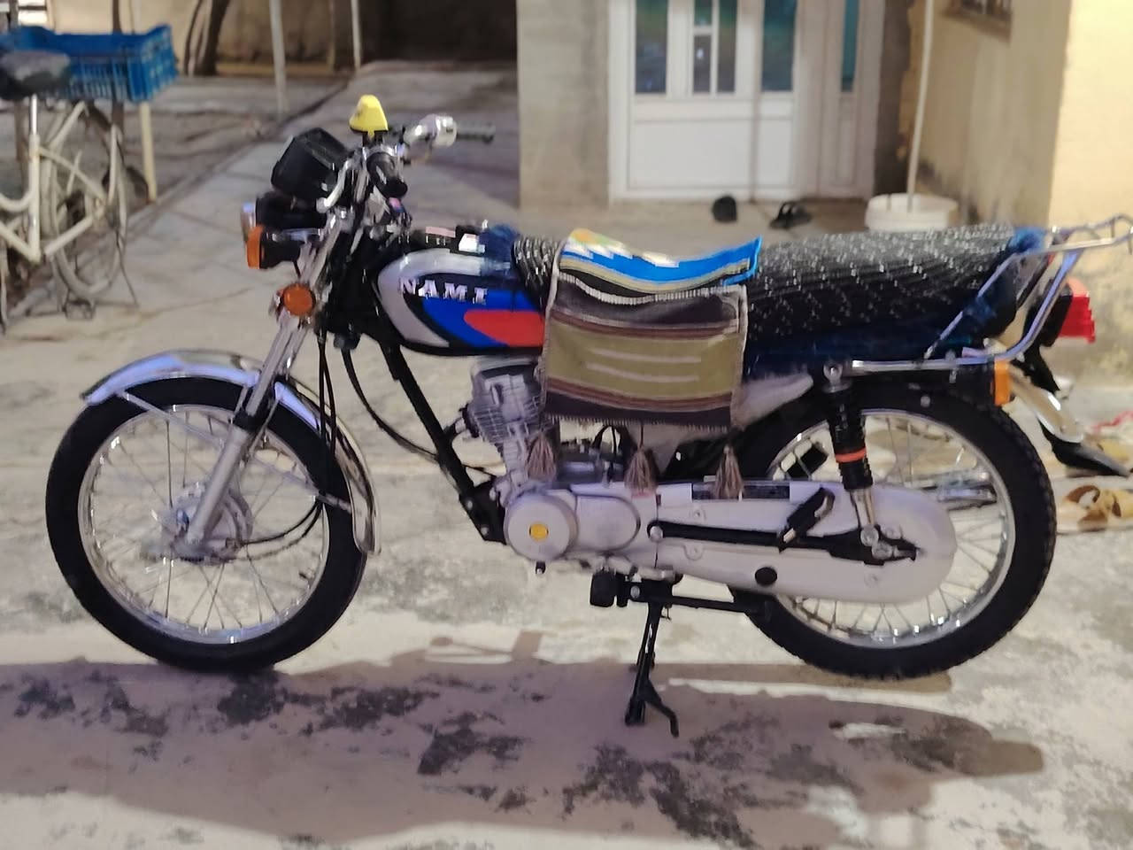 سلام عليكم دراجه نامه 27 دراجه بل لايلون كل نقص ما بيها ب 800 وبيها مجال قليل مكان ديالى بعقوبة كنعان الرقم *********** خاص ما ارد
