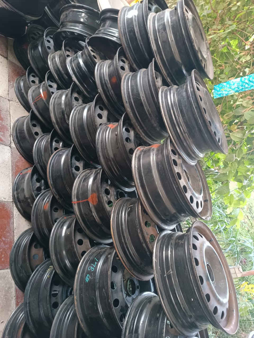 سلام عليكم
متوفر ويلات حجم 15 و16 أصلي ختم حاويه 
جمله سعر 100 
حله حي صناعي 
***********
