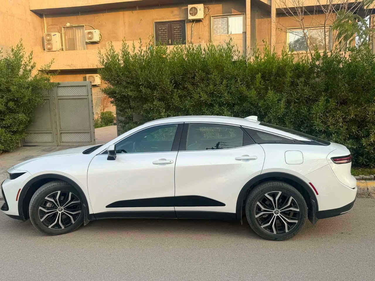 السلام عليكم
للبيع تويوتا كراون 2023 
السياره كلين 
فقط دعاميه ونفسهه راجعه 
وتعديل بالجنطه بارد على كد أقل من الشبر امبين يمك
السيارة ماشيه 36 الف مايل 
صور حادث بالمنشور 
رقم سليمانية تحويل مباشر 
السعر 295 ورقة وبيها مجال 
مكاني كركوك حي الواسطي 
هـ ***********
