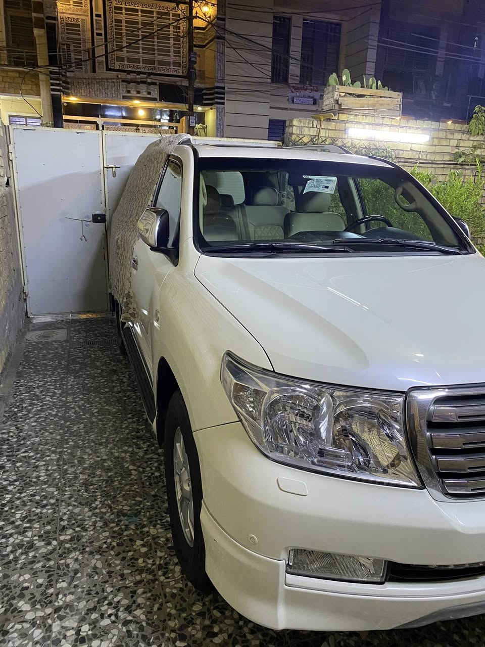 اللهم صل على محمد وال محمد
لاندكروز م2011 ستنيه اصليه 

ماشيه 160 گ

رقم اربيل بأسمي 

كفاله عامه من الصبغ والضربه والمعجون 

سياره جديده من غرفه دواخل وكشر وكير ومكينه وتبريد وكهربائيات جديده  

 ملاحظه محرك مفتوح تبديل گازگيت 

العنوان بغداد 

للاستفسار ***********
