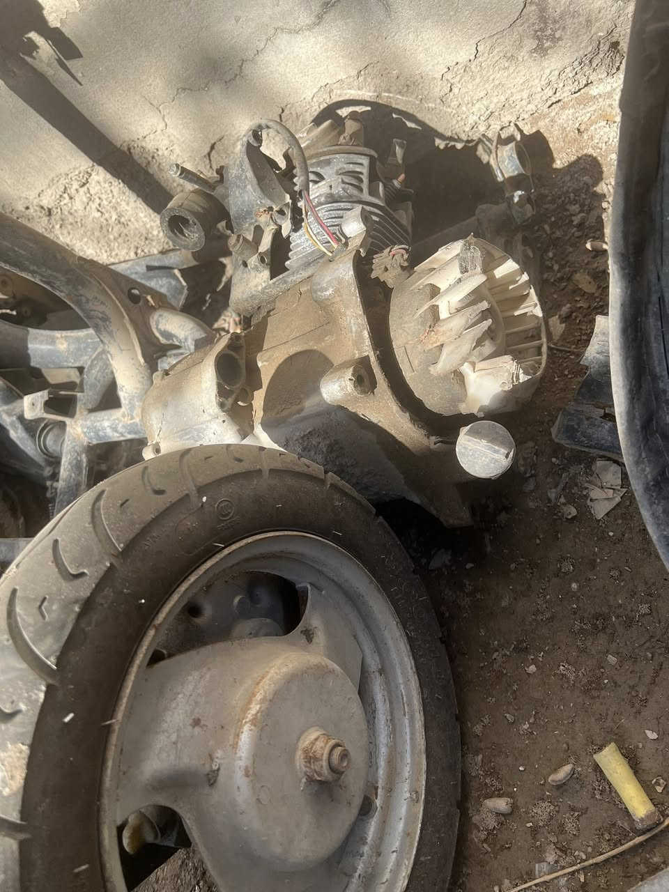 السلام عليكم محرك ماكس جديد شغال كامل مفتوح مره وحده بي نضوح دهن خفيف وشاصي مال ماكس عدله وكفرات صيني خلفي وويل دسك امامي جديد هوه وتاير 
السعر ١٨٠ وبيهن مجال كلهن شلع 
موحود خاص ورقم 
*********** 
المكان حله بابل مركز
