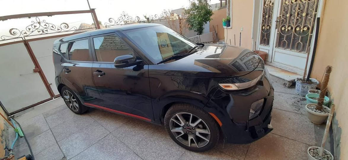 كيا صول موديل ٢٢ جيتي لين فول مواصفات  محرك ٢٠٠٠ دوش   بيها خشم الجاملغ صبغ وحافه الباب صبغ قليل فقط ماشيه ٣٦ السعر ١٥٠ وبيها مجال العنوان بغداد البياع *********** بغداد, العراق
