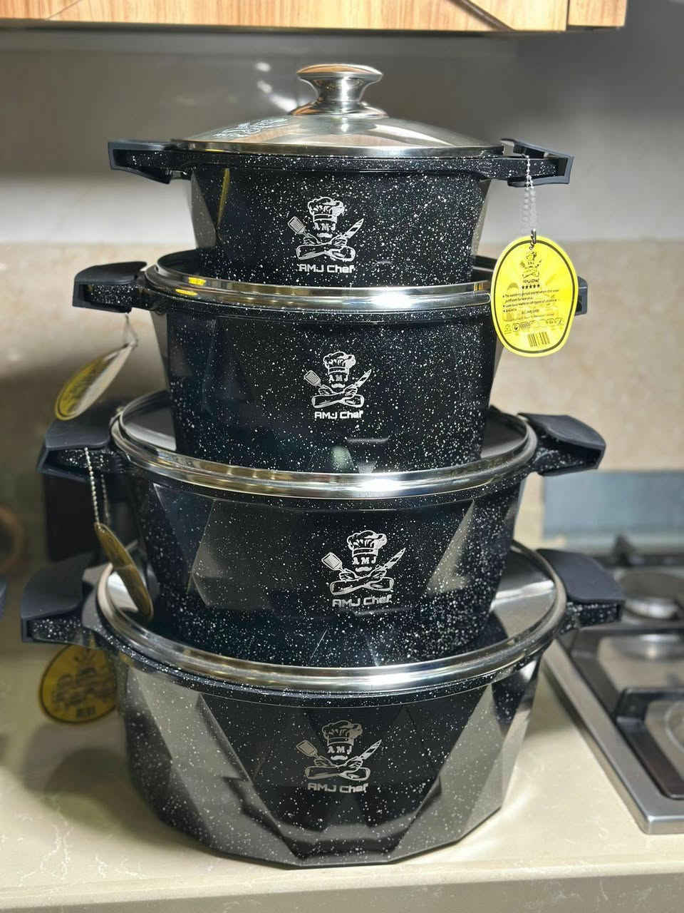 بدينة نشتغل عالمفاجئآت 😱😱
ترقبونا ومفاجئآت ماركة الشيف العالمي فرفوري كلار حصري سيت رباعي الشيف الدائري المضلع باللونين الأسود والرصاصي السعر ٦٨ الف. للحجز والاستفسار المراسلة واتساب ماسنجر ***********  عيييييد سعيد وكل عام وانتم بالف خير. 🌼🌺🙋
