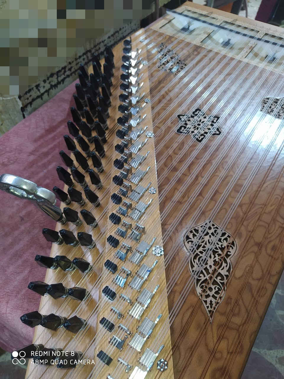 جديدنا 😍
وشكل جديد 🥰
قانون وجه وضهر معاكس ملبس قشر 🎼
أوتار ديبونت اميركي وفرنسي 🎶
عورب كروم وفرس عضم لأداء صوتي جميل 🎵
جلد ماعز طبيعي معالج 👍
(كفالة سنة كاملة من الانحناء) التقوس 
يوجد شحن لجميع المحافظات 
وأيضاً شحن لجميع انحاء العالم 
للتواصل عبر الواتس اب او المسنجر أو إتصال 
سوريا.حلب 00963954731255


**إذا كنت صاحب هذا الإعلان وتريد حذفه لأي سبب، رجاءا أرسل رسالة إلى الدعم الفني**