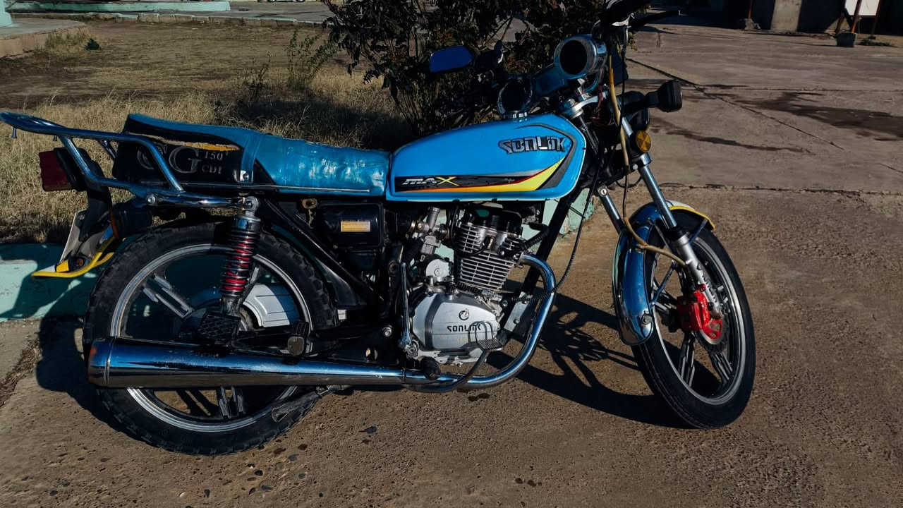 السلام عليكم دراجه موديل 2022 محرك شرط ما مفتوح نضافه كدامك بعده وضع شركه السعر 500 وبي مجال التواصل ***********
