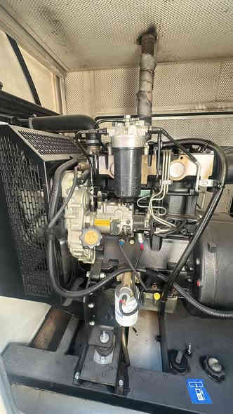 🔹 للبيع مولدة بيركنز  أصلية –🔹
💪 القدرة: 30  كيفي
راس التوليد : لوري سومر فرنسي اصلي ✅
محرك بيركنز اصلي ✅

⏱️ عدد ساعات التشغيل: 763 ساعة فقط !✅
🔇  نسبة الكاتم:100%سوبر  سايلنت
 
المنشأ: صناعة انكليزي  أصلي✅
ضمان تشغيل ✅
وضمان محرك ✅

تنبية ‼️
يتوفر لدينا مولدات 
✅مستعمل .
✅جديد زيرو .
✅تأجير مولدات  كافه الاحجام .
⸻

🔧 خدمات ما بعد البيع:
 • ✅ ضمان تشغيل فعلي عند التسليم
 • ✅ ضمان على المحرك
 • 🔄 خدمة استبدال المولدات القديمة
 • 🧰 مراوس مولدة متوفرة حسب الطلب
 • 👨‍🔧 خدمة صيانة ودعم فني متواصل

⸻

📍 الموقع:
بغداد – الكرادة – شارع 52 – كمب سارة

📞 للتواصل والاستفسار:
[***********] اسيا 

⸻

⚡ معرض الأخوين – ثقة تُشغِّل حياتك ⚡
