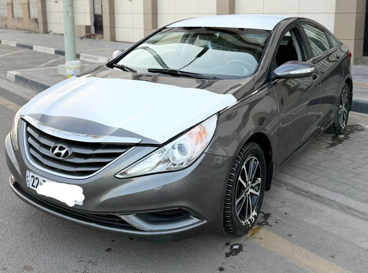 السلام عليكم للبيع او مراوس دخول جديد
سوناته 2014اصل 
لون فيلي   
كصتين  شغل باجات 
متومه شمالي أرقام وسنويه  29
نضافه 100/100
مكينه كير اكسل كفاله
مكينه دوش 2000 
مسجل دمام 9سماعات
كشن كهربائي +تدفئه
فقط فتحه 
تبريد ثلج  
نضافه كشر 100
نضافه داخل 100
حداده زيرو 
حجر بيئة موجود بلادي
تخم تاير جديد
ويل 17
سعرها 53  وبيه مجال ب
سياره خير من الله الف ما ذب عليه
مكان سياره بصره  
*********** واتساب فقط
