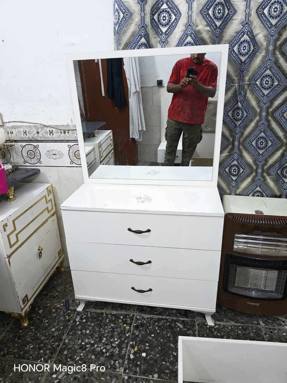 سلام عليكم غرفة نوم خمس قطع سعر معه نقل ونصب 375 الف اي استفسار رقم ***********
