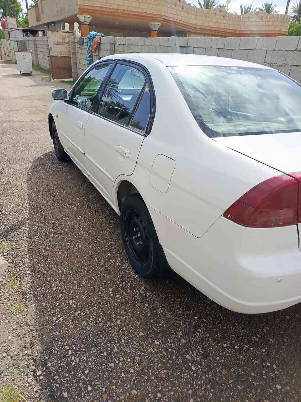 السلام عليكم ورحمه الله وبركاته
سياره هوندا سيفك ياباني 

موديل 2002

محرك 1600

رقم بغداد الجديد 

مشروع وطني 

محرك وكير كفاله 

شرط ترايك 180

السياره مصبوغه عام للجماليه 

داخلها حلوو ونضيف جديد 

السنويه سقطت بشهر ال 2بهاي السنه 
تحويل ثاني يوم 

السعر 45وبيها مجال حك الجيه 

مكاني ديالى الخالص 

رقم الهاتف 
***********
