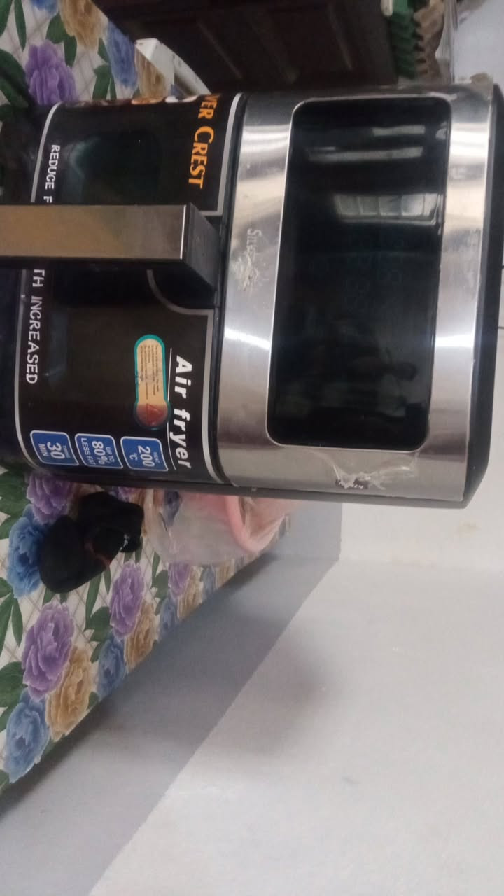 سلام عليكم قلايه للبيع ممستخدمه هواي وبعدها جديده 
واتساب: ***********
