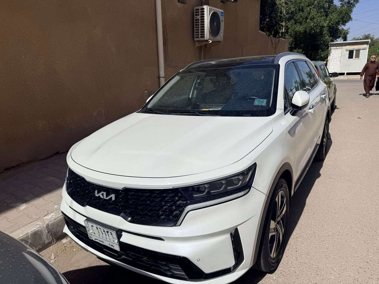 سورنتو خليجي مبدل بيها بنيد اصلي مفتوح من سياره 6 سلندر بانو راما  سياره نظيفة جداً تخم تاير كوري ادامه كامله للسياره من الحداديه ومنظومة البانزين رقم بغداد بأسمي مكان السياره كربلاء التفاصيل بالصور  
*********** كربلاء, العراق
