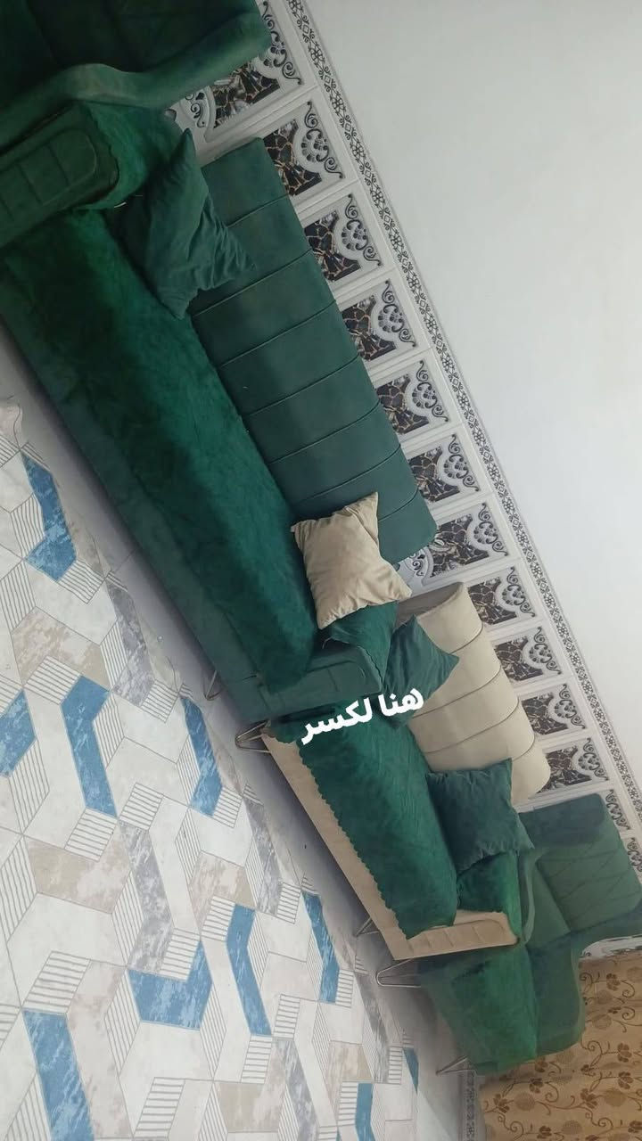 تخم7مقاعد للبيع نضيف بس بي كسر ومأشر عليه سعر ١٠٠ وبي مجال ***********
