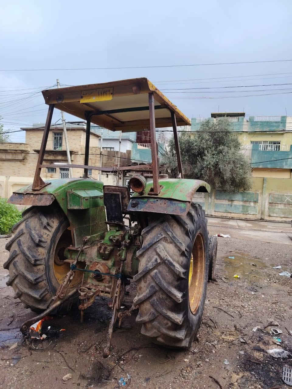 تركتر جوندرير
 موديل 79
 محرك 82
رقم وسنويه جديد
رقم نينوى باسمي ***********
*********** 
مكان موصل
