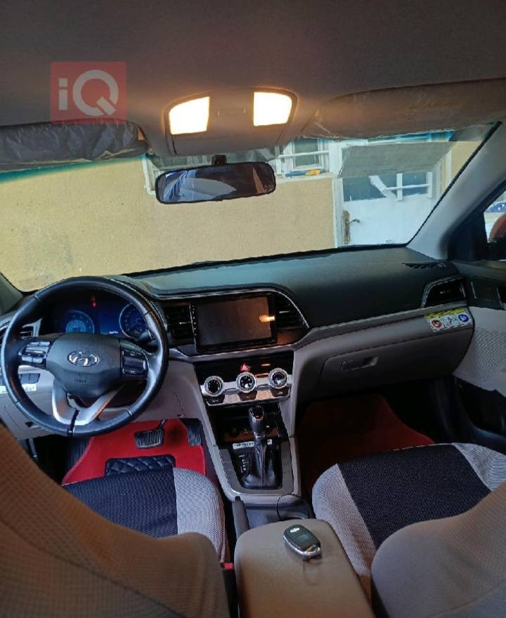 سلام عليكم النترا 20 خليجي مكفولة من الضربة والصبغ محرك 1.6 ماشية 105 الف كيلو متر قطعتين تبريد مري شفط اشاير بلمري  كامرتين امامي خلفي كير اي تي ام بلادي محرك وكير شرط الفحص السيارة على ايدي  ***********
