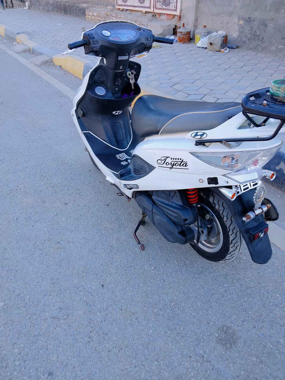 سلام عليكم
دراجه كامكو V2 نضيفه 
مكينه 150
مديل 16 
السعر خاص 
***********
