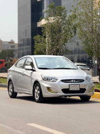 اكسنت2015 خليجي  كفالة عامة من الصبغ والتبديل  بيها بارد قليل كما واضح...